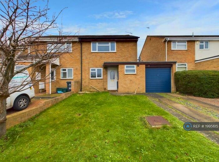 3 Bedroom Semi-Detached House To Rent In Ranmoor, Gloucester, GL4