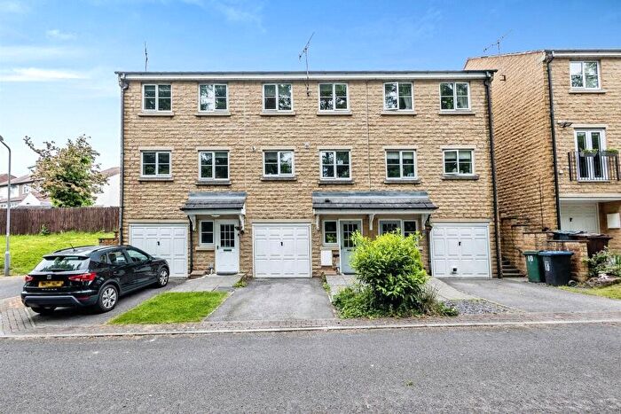 3 Bedroom Town House For Sale In Lisset Mews, East Morton, Keighley, West Yorkshire, BD20