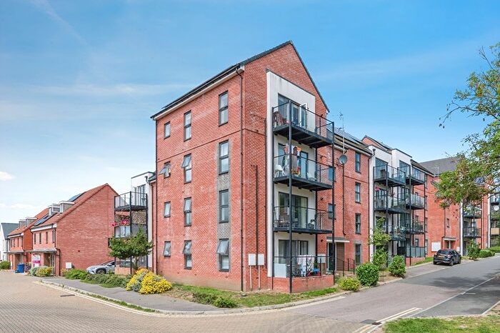 2 Bedroom Flat For Sale In Malthouse Drive, Grays, Essex, RM17