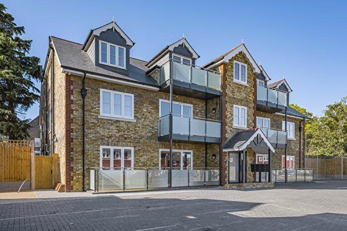 2 Bedroom Flat For Sale In Ash Close, Sidcup, DA14