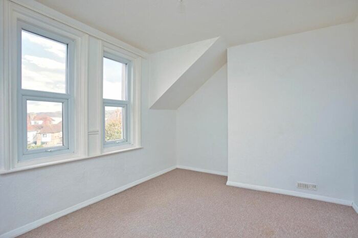 2 Bedroom Flat For Sale In Millfield, Folkestone, CT20
