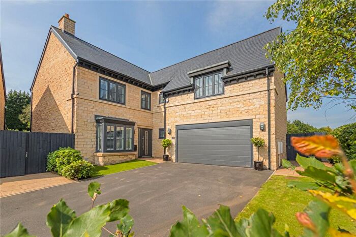5 Bedroom Detached House For Sale In Field View Lane, Norden, Rochdale, OL12