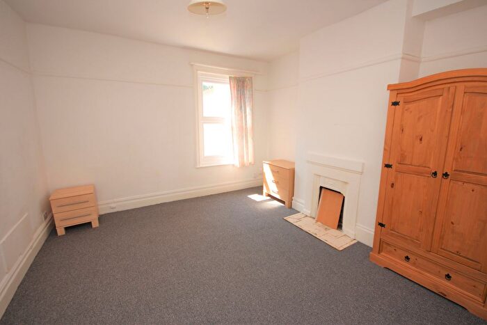 1 Bedroom Flat To Rent In Christchurch Road, Boscombe, Bournemouth, BH7