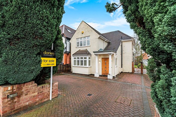 3 Bedroom Detached House For Sale In Harrow Road, Wembley, HA0