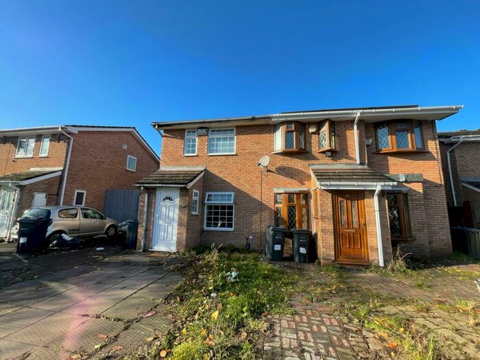 6 Bedroom Semi-Detached House To Rent In Lincoln Street, Balsall Heath, B12