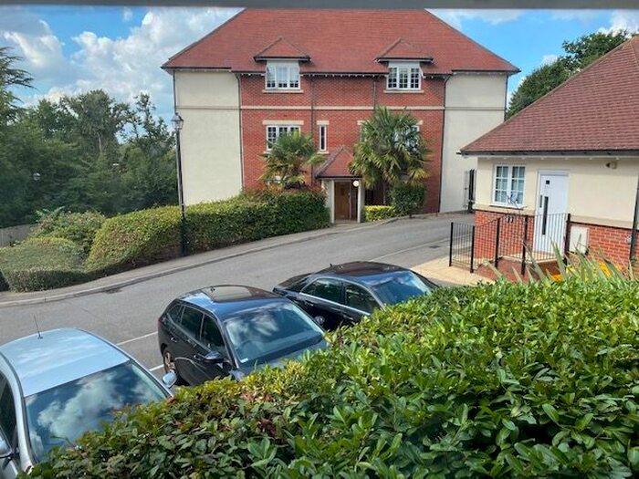 2 Bedroom Flat To Rent In Cottage Close, Harrow, HA2