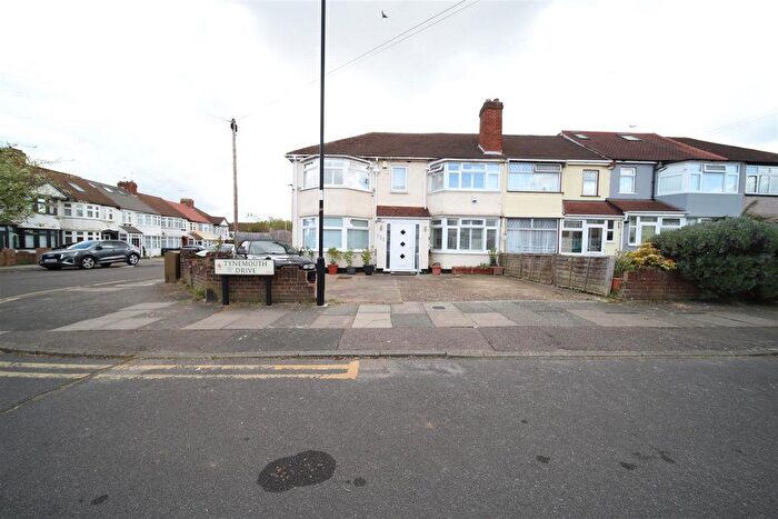 5 Bedroom Semi Detached House For Sale In Tynemouth Drive, Enfield, EN1