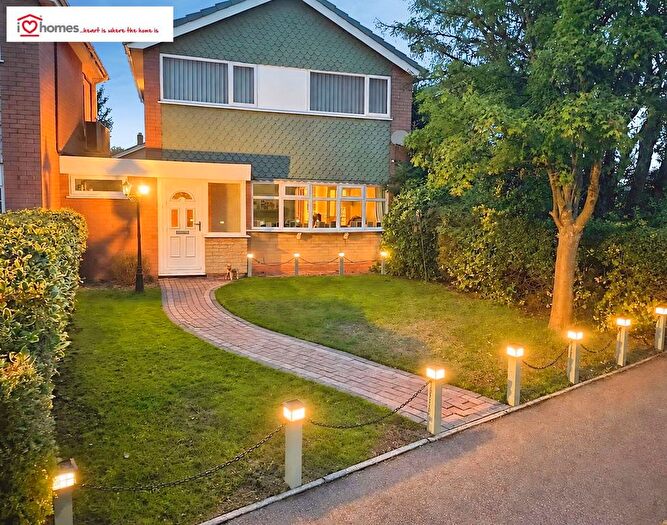 3 Bedroom Detached House For Sale In Wood End Way, Aldridge, WS9