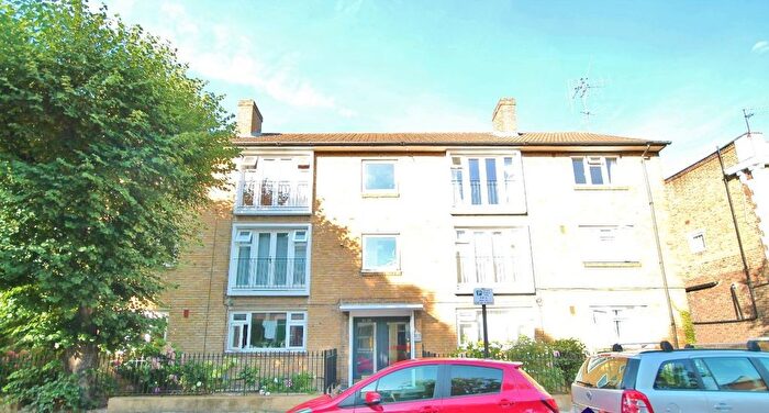 2 Bedroom Flat To Rent In Willes Road, London, Kentish Town, NW5