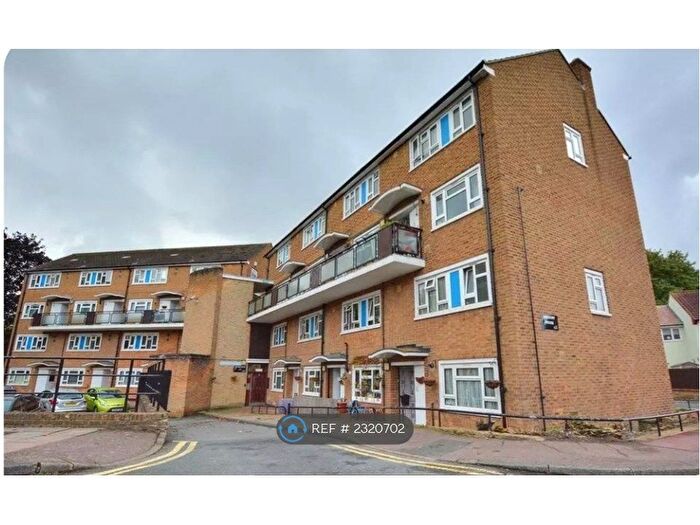 2 Bedroom Maisonette To Rent In Gregory House, London, SE3