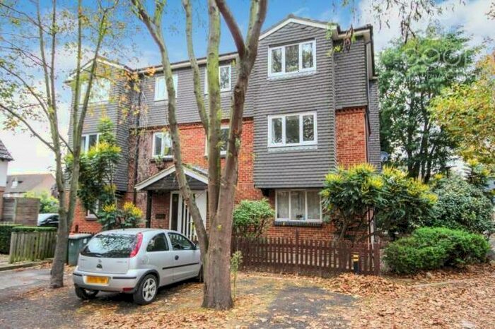 1 Bedroom Flat To Rent In Emerald Close, London, E16