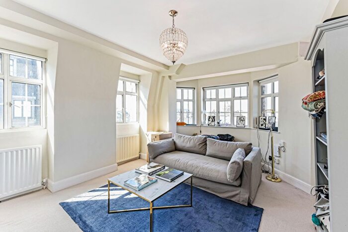 2 Bedroom Flat For Sale In Sloane Street, SW1X