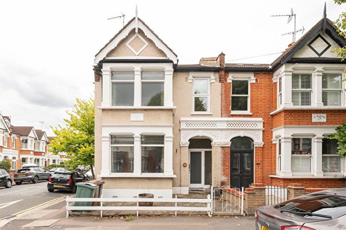 3 Bedroom Property For Sale In Hale End Road, Highams Park, E4