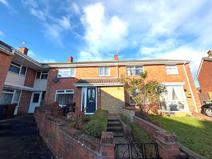 3 Bedroom House To Rent In Granby Close, Corby, NN18