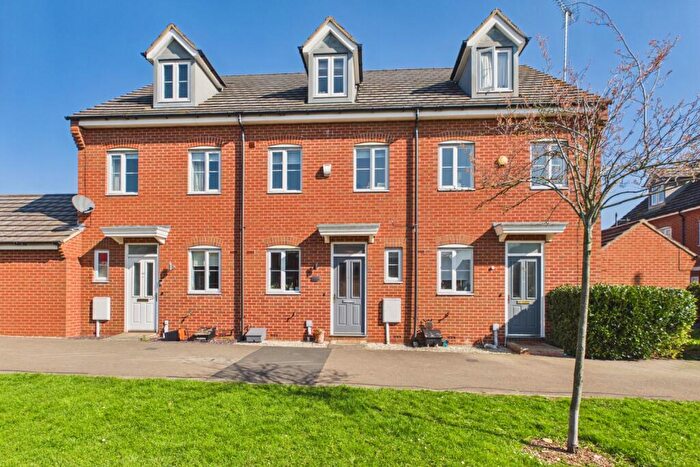 3 Bedroom Terraced House For Sale In The Pollards, Bourne, Lincolnshire, PE10