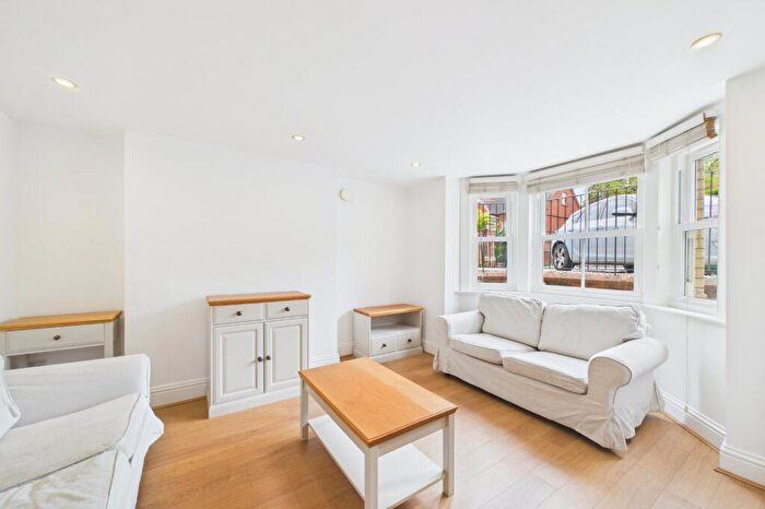 2 Bedroom Flat To Rent In Alexandra Road, Reading, Berkshire, RG1