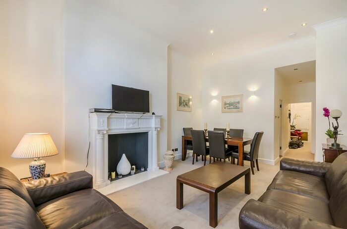 2 Bedroom Flat To Rent In Pont Street, London, SW1X