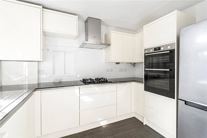 2 Bedroom Apartment To Rent In Middle Way, Oxford, Oxfordshire, OX2