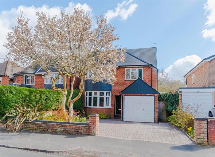 4 Bedroom Detached House For Sale In School Road, Moseley, Birmingham, B13