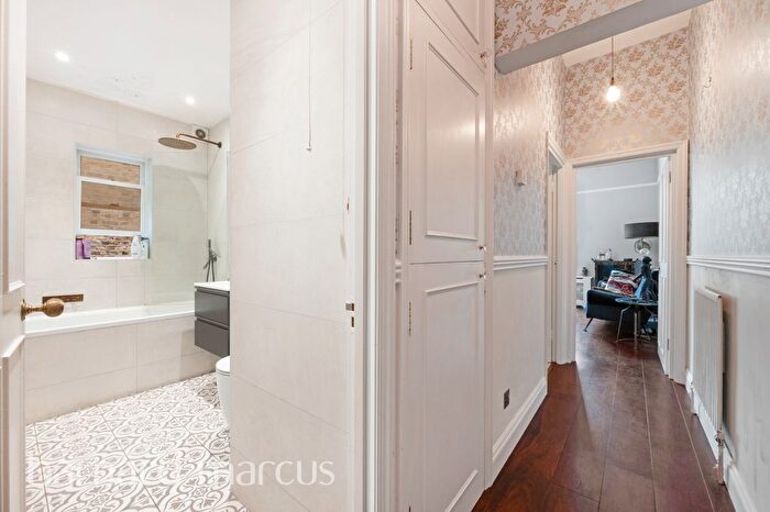 1 Bedroom Flat To Rent In Parklands, Berrylands, Surbiton, KT5