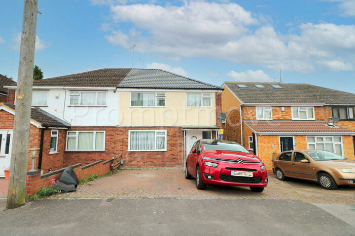 3 Bedroom Semi-Detached House To Rent In Hayhurst Road Luton, LU4