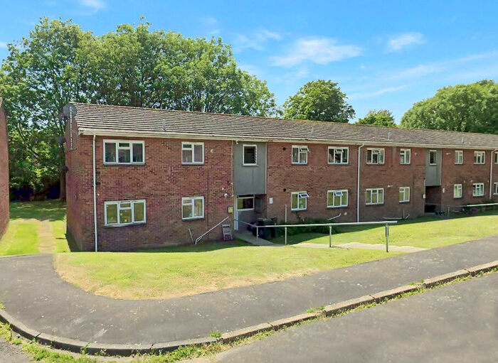 1 Bedroom Apartment To Rent In *Available Now* Broadwey, Weymouth, DT3