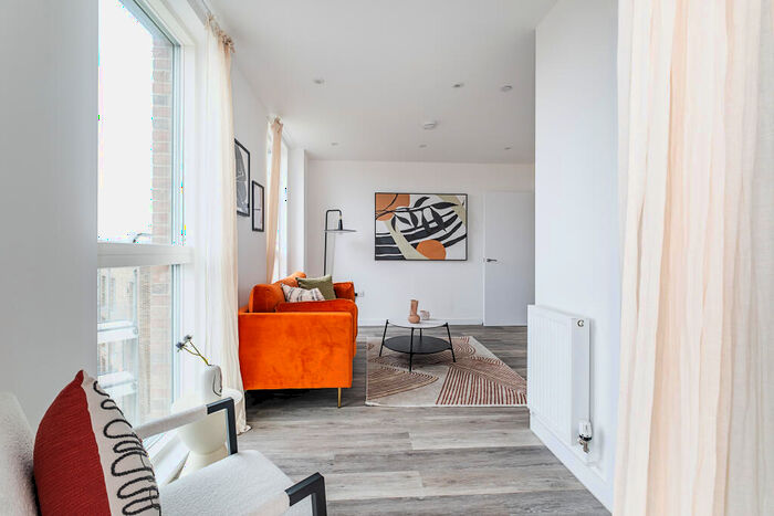 2 Bedroom Flat For Sale In Copeland Road, London, SE15