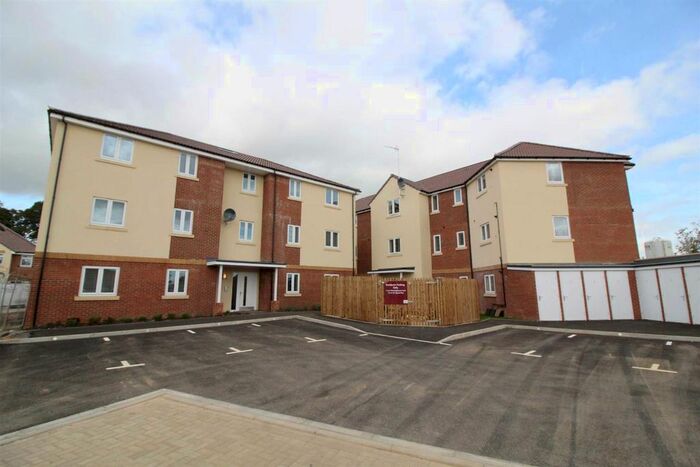 2 Bedroom Flat To Rent In Signal Way, Chippenham, SN14