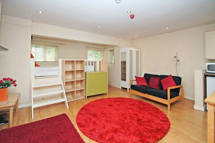 Flat To Rent In Cardigan Road, Headingley, Leeds, LS6