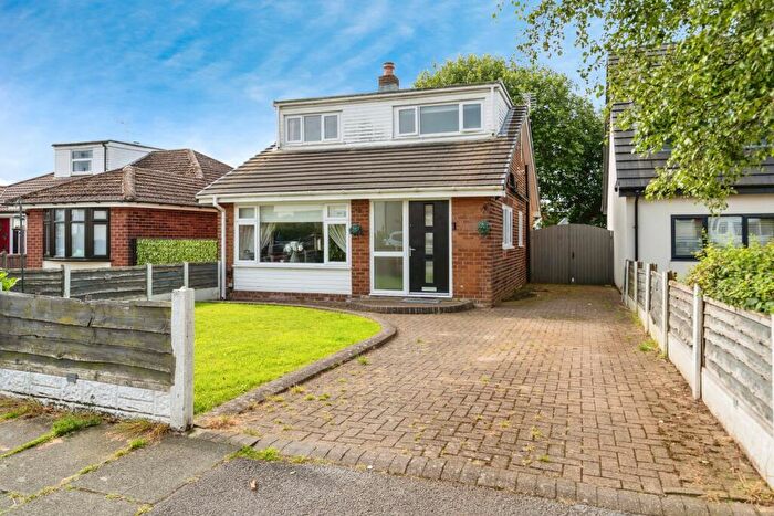 4 Bedroom Detached House For Sale In St. Georges Avenue, Westhoughton, Bolton, Greater Manchester, BL5