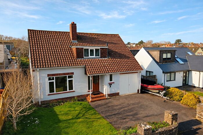 4 Bedroom Detached House For Sale In Bitterne Way, Lymington, SO41