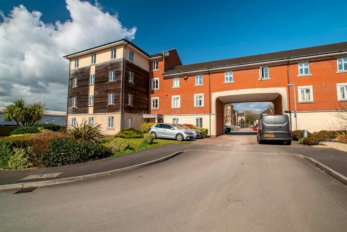 2 Bedroom Flat To Rent In Ffordd James Mcghan, Cardiff, CF11