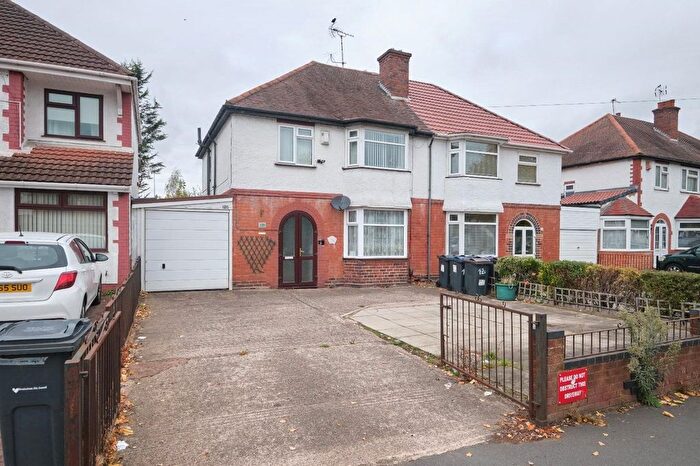 3 Bedroom Semi-Detached House For Sale In Newbridge Road, Birmingham, West Midlands, B9