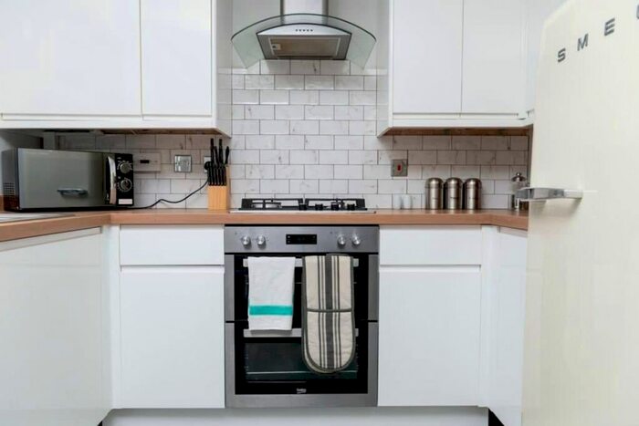 3 Bedroom Flat To Rent In Trundalls Lane, Birmingham, B90