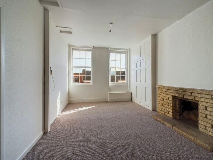 1 Bedroom Flat To Rent In High Street, Tewkesbury, GL20