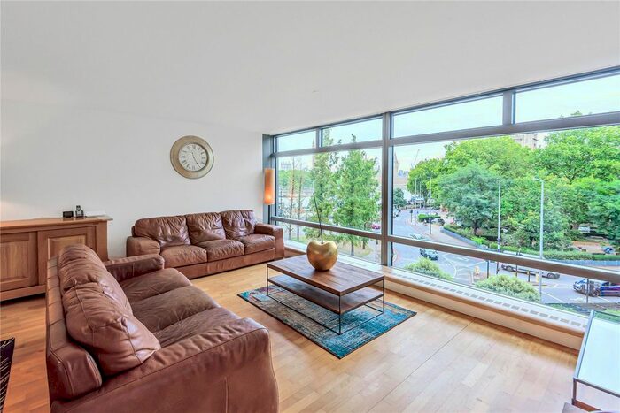 2 Bedroom Flat To Rent In Parliament View Apartments, Albert Embankment, London, SE1