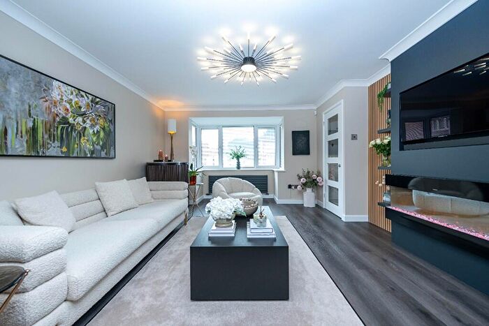 4 Bedroom Detached House For Sale In Chatsworth Close, Market Deeping, PE6