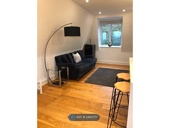 1 Bedroom Flat To Rent In Universal House, Iver, SL0