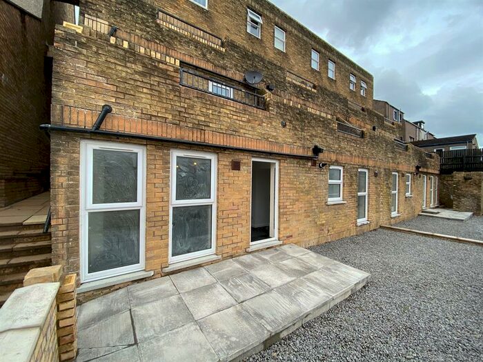 1 Bedroom Flat To Rent In Crosby Street, Maryport, Cumbria, CA15