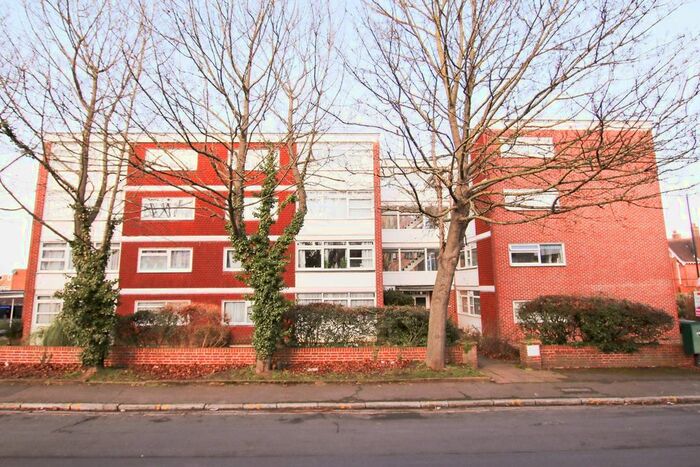 2 Bedroom Flat To Rent In Springfield Road, Wallington, SM6