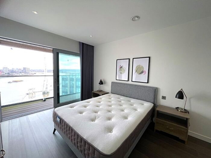 2 Bedroom Flat To Rent In Cutter Lane, Greenwich, London, SE10