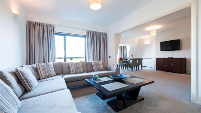 4 Bedroom Property To Rent In Park Road, London, NW8