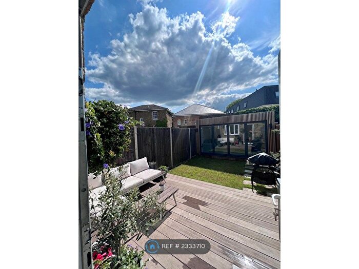 3 Bedroom End Of Terrace House To Rent In Grove Footpath, Surbiton, KT5