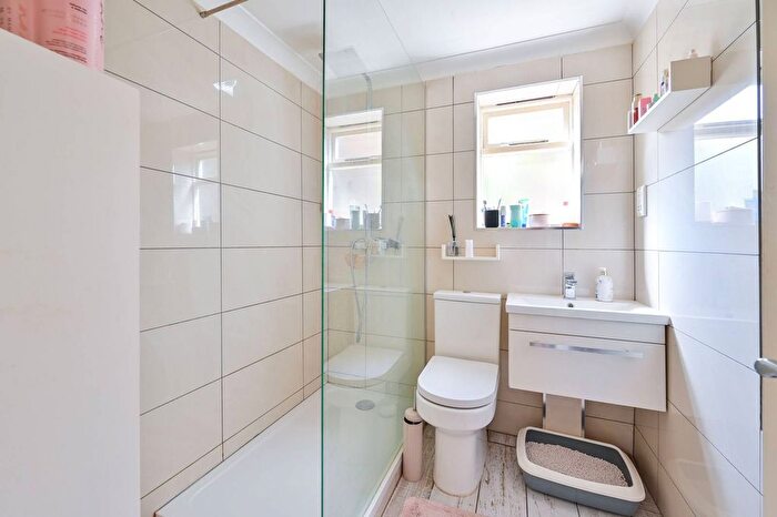 2 Bedroom Flat To Rent In Stansfield Road, Brixton, London, SW9