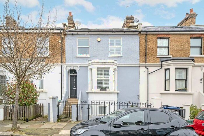 2 Bedroom Flat To Rent In Chaucer Road, London, W3
