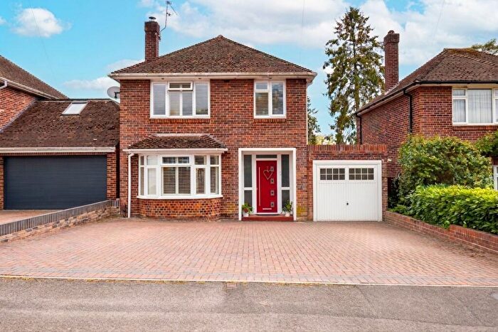 3 Bedroom Detached House For Sale In Linden Grove, Chandler's Ford, SO53