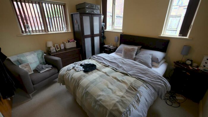 2 Bedroom Flat To Rent In Flat, St Hughes Lod Armley Lodge RoadArmleyLeeds, GE68