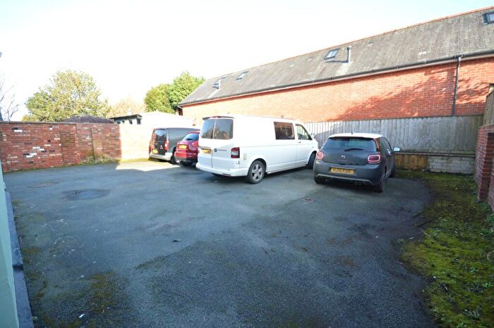 1 Bedroom Flat For Sale In Queens Road, Exeter, Devon, EX2