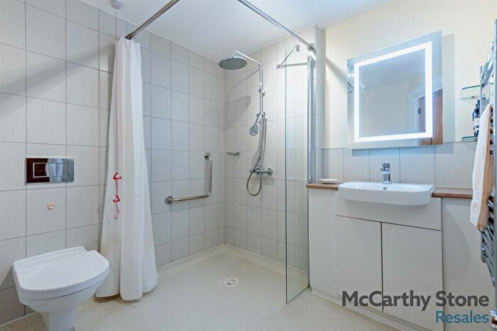 1 Bedroom Apartment For Sale In Horizons, Churchfield Road, Poole, BH15
