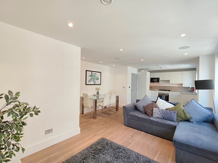 1 Bedroom Flat To Rent In Ealing Green, Ealing, W5